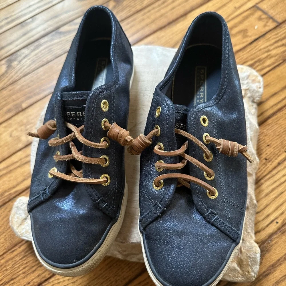 Sperry pretty navy